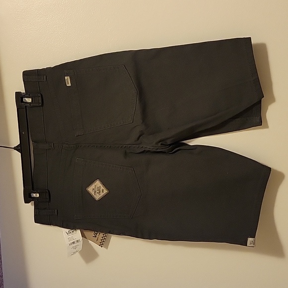 NWT: Boys VANS Off the Wall Shorts - Picture 5 of 11